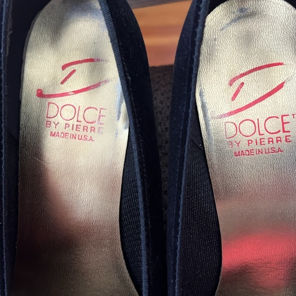 Nice! Sexy black suede low heels…excellent Condition! - Picture 3 of 6